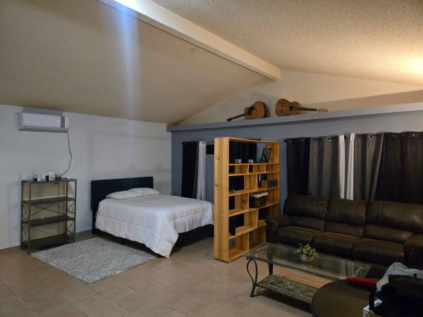 $650 PRIVATE STUDIO -ROOMS AVAILABLE - MILITARY WELCOME 1
