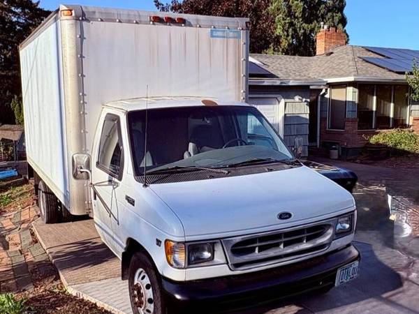 2001 Ford E450 7.3L 14’ - Main Photo