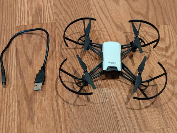 DJI TELLO Quadcopter Drone 1