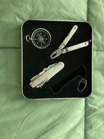 Multi pocket knife, compass, and pliers set 1