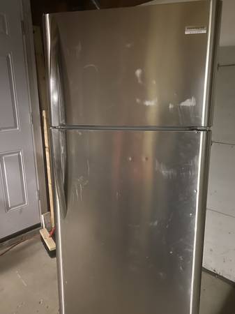 Refrigerator 1