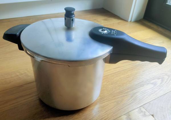 16 Qt Aluminum Pressure Cooker 1