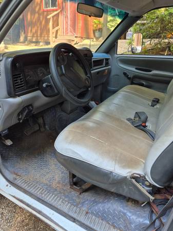 Camión Dodge Cummins 3500 del 95 con caja volcadora - $13,000 (Santa Cruz)63438663444227122