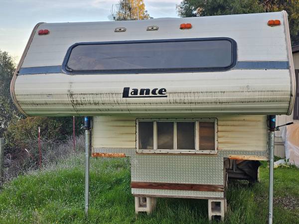 LANCE CAMPER 1