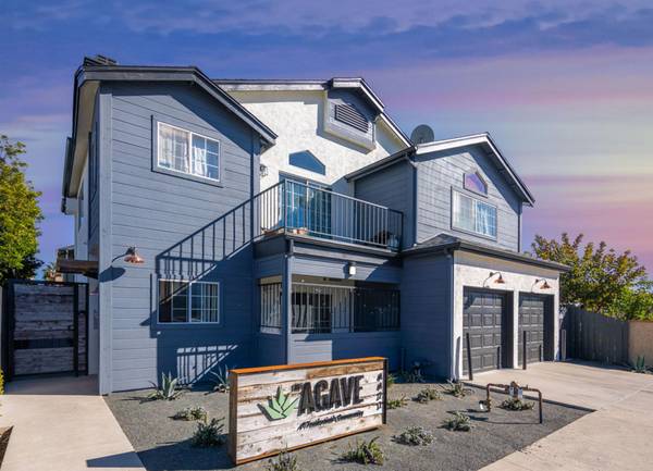 $2,695 / 2br - Vaulted Ceiling, Highly Walkable Area + 2 Bed Apt in Perfect Loc (San Diego)64037045288579124