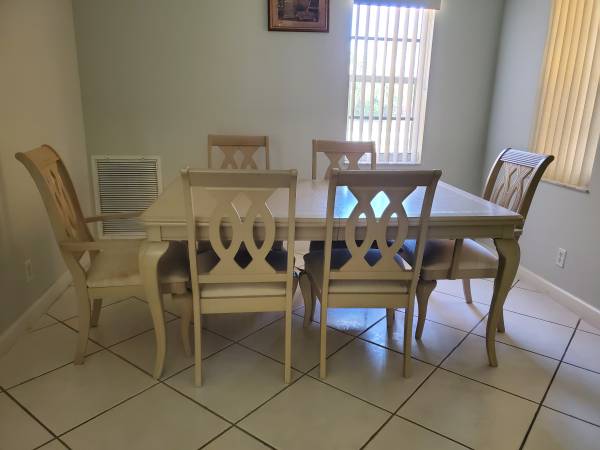 dinning table 1