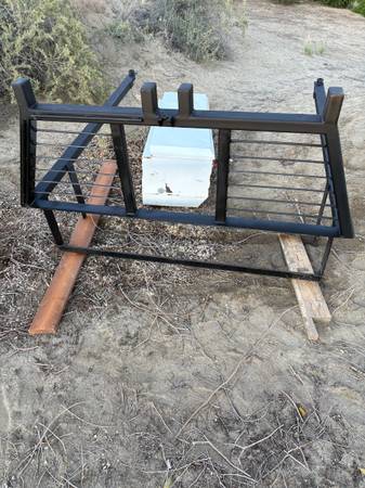Heavy duty head rack 1