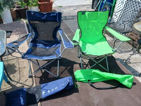 CHAIRS. Folding. 1