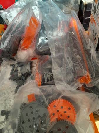 Vex Robotics - $10 (San Francisco near zoo)63471458081539122