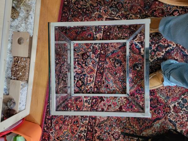 Mesa auxiliar cromada moderna vintage de Crate & Barrel. - $80 (bernal heights)63471459365121123