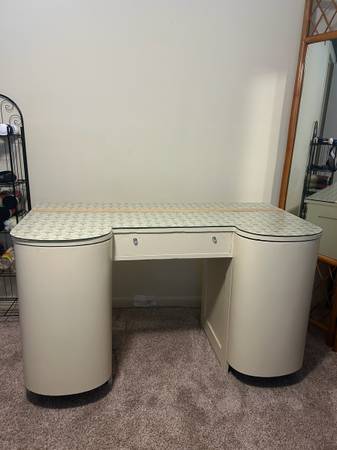 Dressing table / Vanity 1