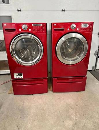 Front-loading washer and dryer - LG red 1