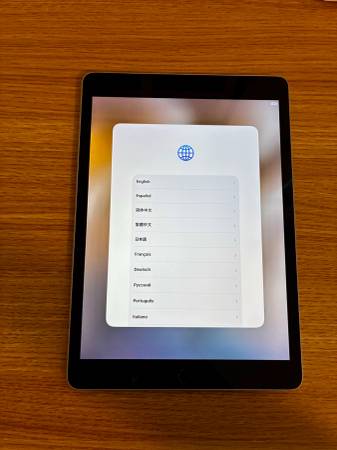 9th Generation Apple iPad 1