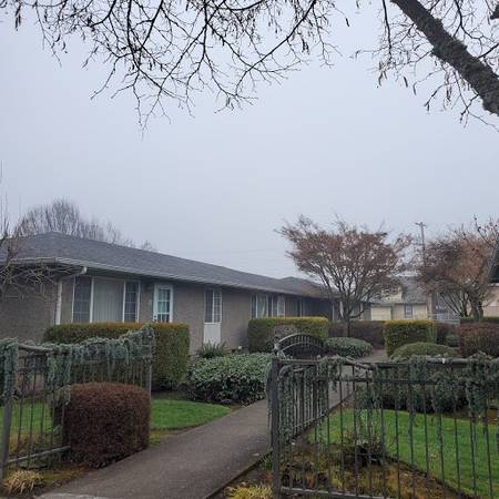 Nice Apartment Flat in a great location! - 1595 West 12th Ave #01 1