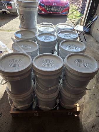 Unfiltered, Raw Honey - Wholesale (5 Gallon Bucket) 1