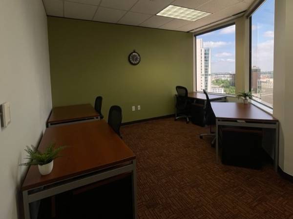 🌆 Explore Professional Office Spaces Available for Immediate Move-In! 1