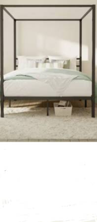 Canopy bed 1