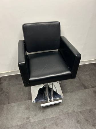 styling chair on square base 1