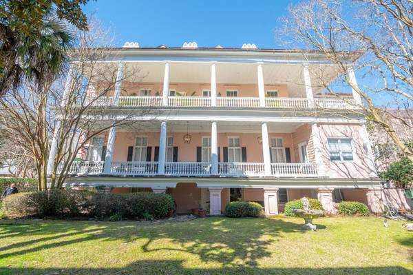 $1,320 / 1br - 1037ft2 - Don't miss your opportunity to preview this charming 3rd floor unit64016104792066120