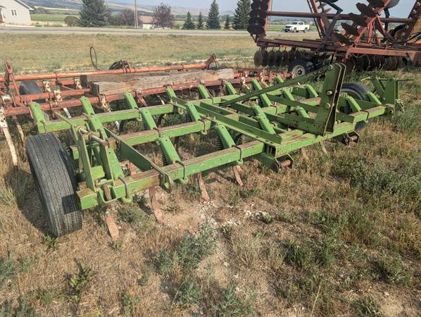 JD Cultivator 1