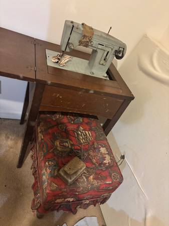 Sewing machine and radio/ record player 1