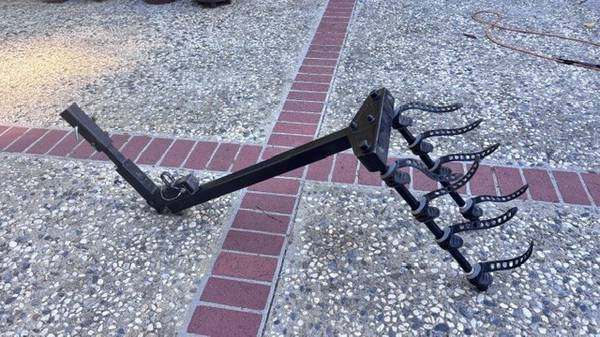 Bike rack Thule 4 bikes 1