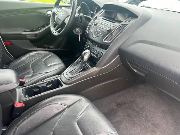 2016 Ford Focus Se Hatchback - $8,000 (Canonsburg)63625219314689124