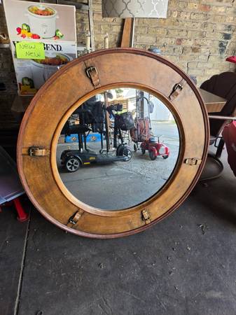 Nice round mirror 1
