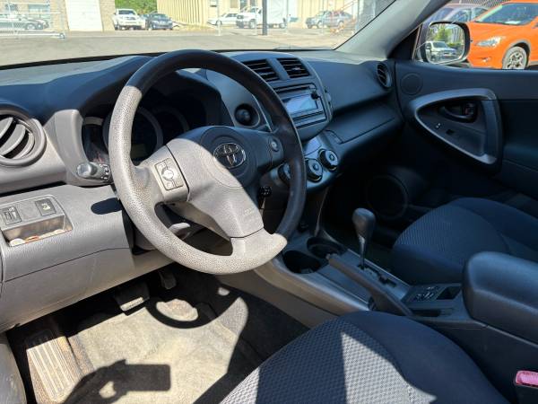 2012 Toyota RAV4 AWD V6 - $15,500 (Englewood)63620007548931124