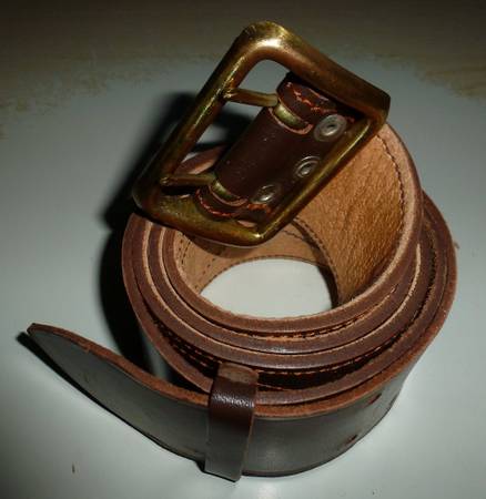 Cinturón de cuero 49''x2'' - $25 (Alexandria, VA)634712669277471211