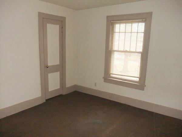 $900 / 3br - 1500ft2 - LARGE 3 BEDROOM (HIGHLAND SQUARE)63621919335811124