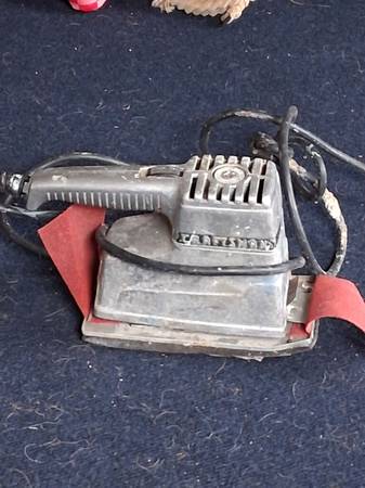 Silver Craftsman Sander 1