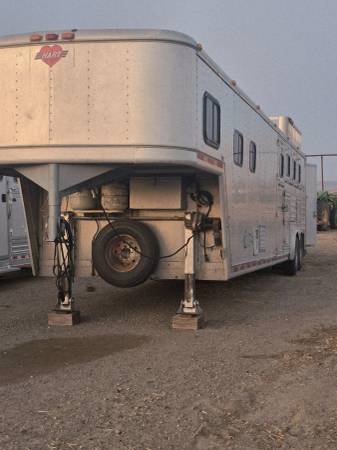 4 Horse Hart Living Quarters - $23,50063471411931777120