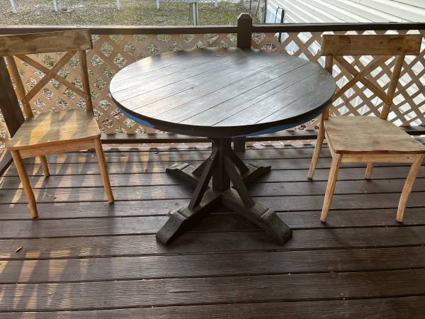 Table with chairs 1