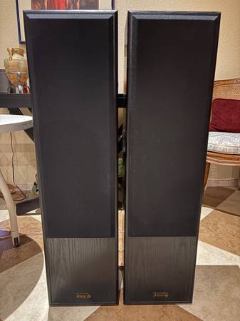 ACOUSTIC TECHNOLOGY FLOOR SPEAKERS 1