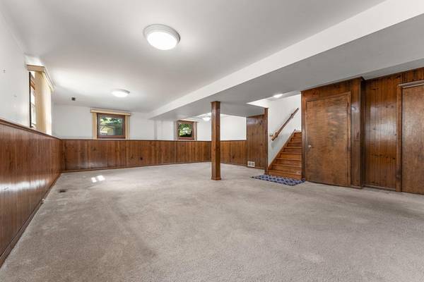 $1 / 4br - 1524ft2 - File 8706  4 Bedroom Quad level in Munster (Rueth Estates)63918415898370123