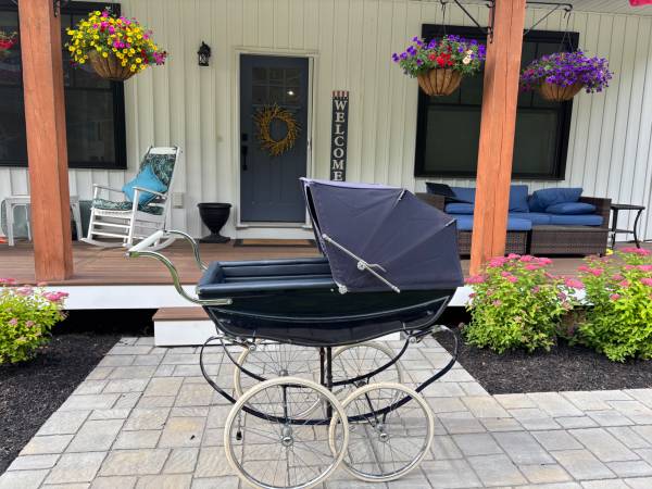 Vintage SilverCross Balmoral Pram 1