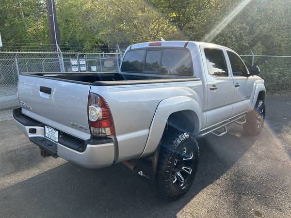 2012 Toyota Tacoma Double Cab SR5 4WD V6 --Lifted, Clean title, - $25,995 (kirkland)63613909115779124