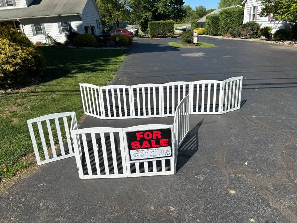 24" high solid plastic child or pet room divider 1