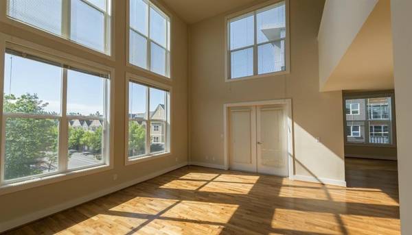 Unbeatable Downtown Redmond Townhomes - Bright & Inviting 1
