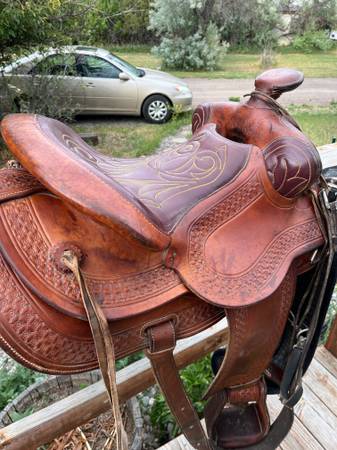 Western Saddle 1