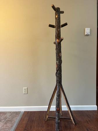 Solid Wood Coat Tree 1