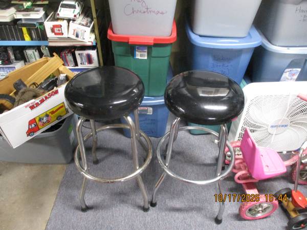 2 padded stools 1