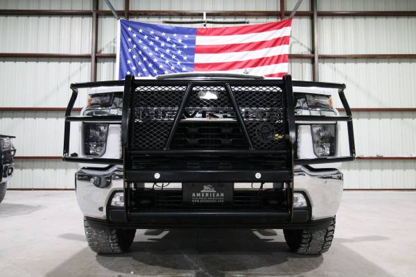 2023 Chevrolet 2500HD LT 4X4 - Photo 2