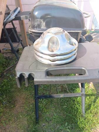 3 dodge hubcaps 1