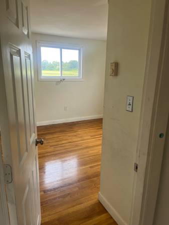 $2,450 / 2br - 800ft2 - 74 Lind Street, Quincy Ma (Houghs Neck/ Germantown area)63655181075971124
