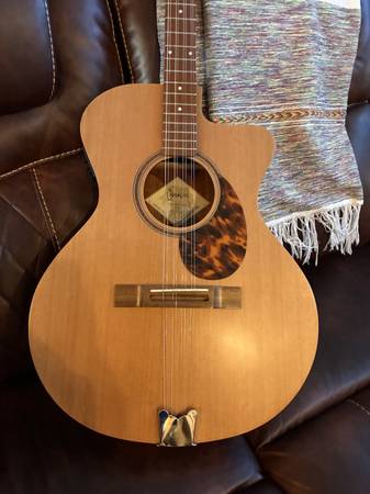 Handmade Bouzouki / Octave Mandolin in Mint condition 1