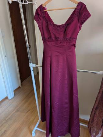 floral dresses for bridesmaid Wedtrend Women Green Large Wedding Guest Dress Sheath Halter Backless Long Dress with Ruffles, Green Large Floral / US8 length slit of the Bridesmaid Dresses Empire Waist Finish:silver DESIGNER COLLECTION