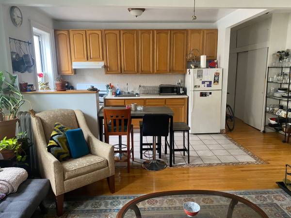 $1,500 Large Bedroom 2 blocks from Astoria Park - Available November 1st (Astoria / Ditmars)63912048305411123