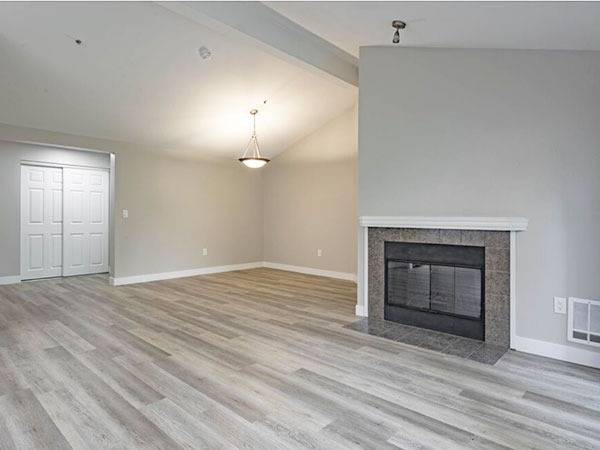 $3,595 / 3br - 1200ft2 - 3BR apt, Located in Bellevue, Tons of storage, Fully-equipped kitchen (Redmond/Bellevue/Microsoft)64031134668418121